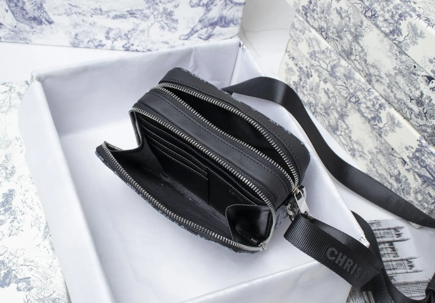 Designer Handbags DR 097