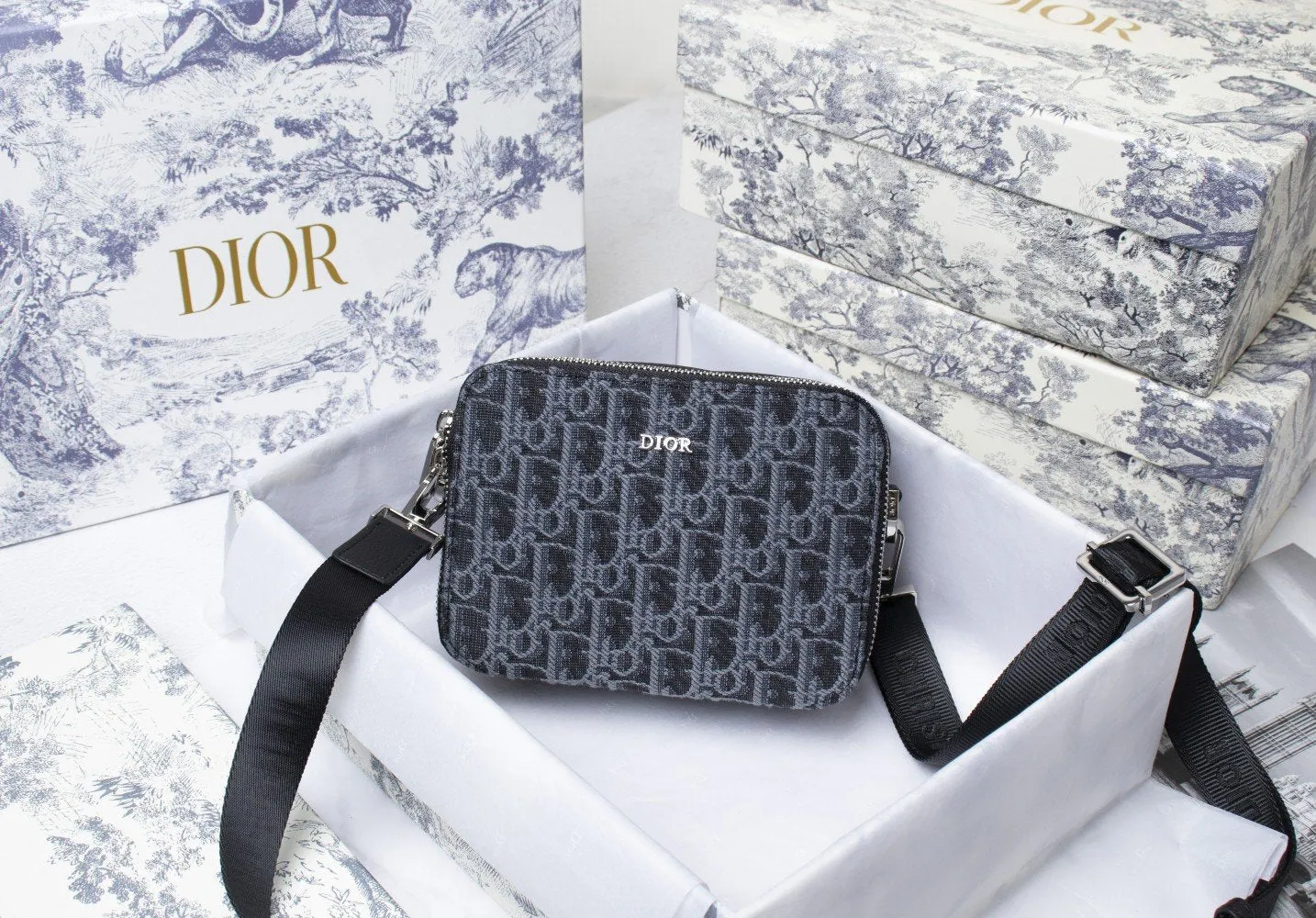 Designer Handbags DR 097