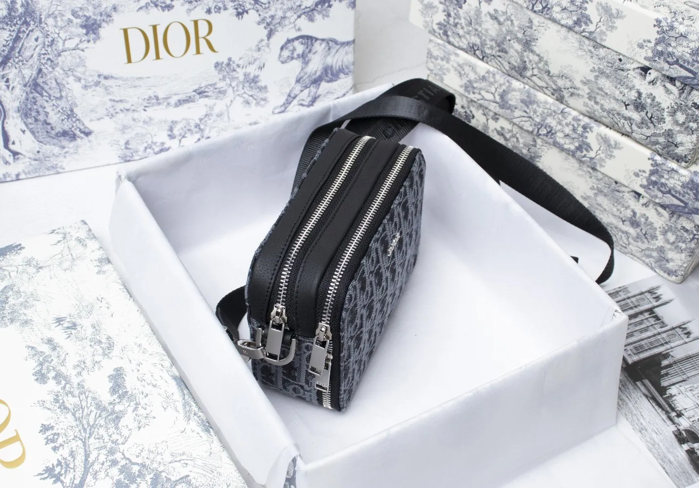 Designer Handbags DR 097