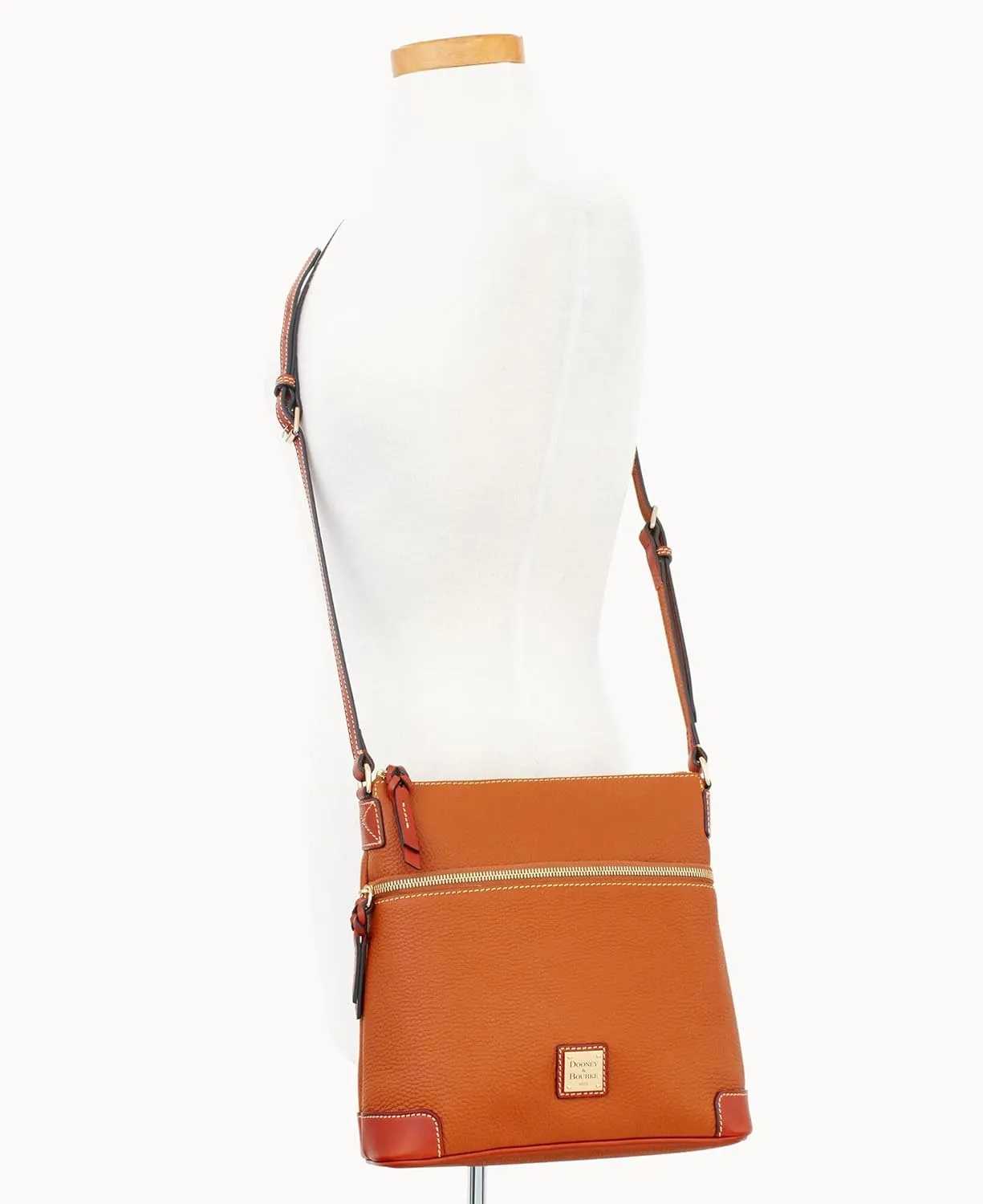 Dooney & Bourke Women's Crossbody in Pebble Grain Leather, Large Handbag with Adjustable Shoulder Strap